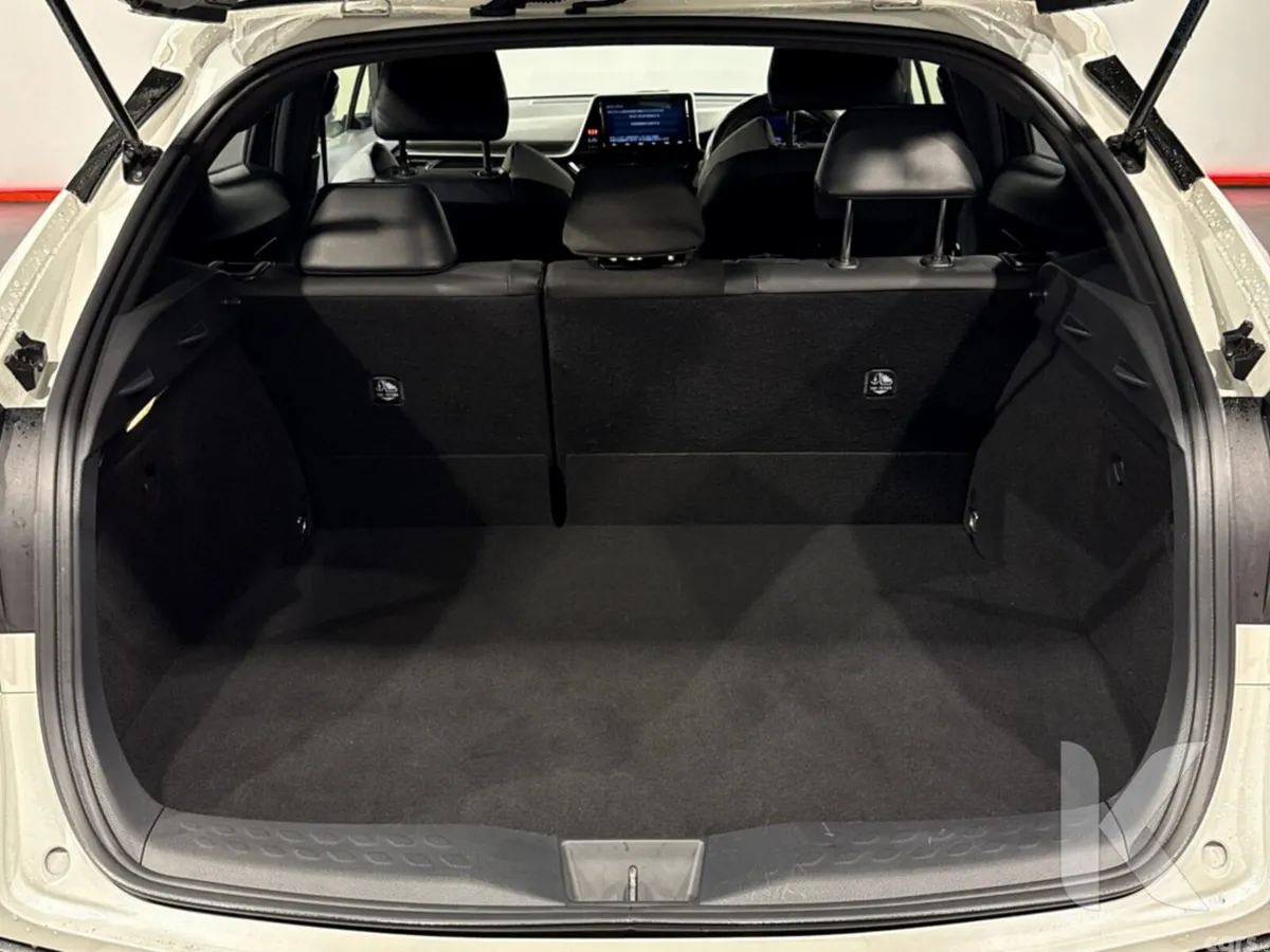 Toyota C-HR SUV, Petrol Hybrid, 2018, White
