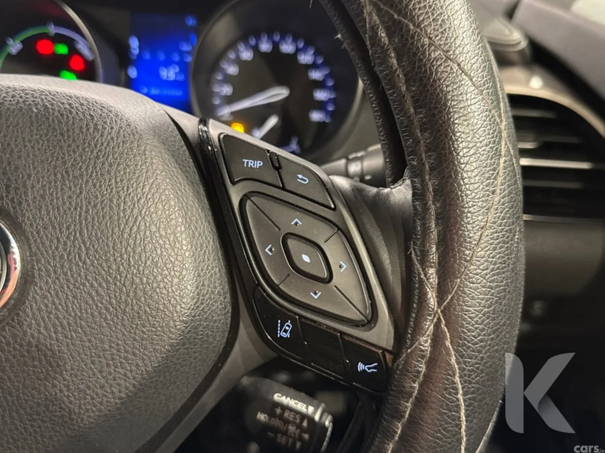 Toyota C-HR SUV, Petrol Hybrid, 2018, White