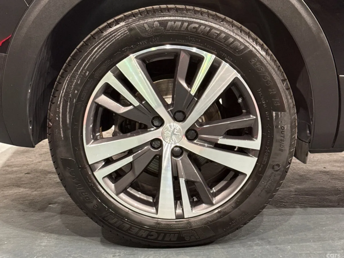 Peugeot 5008 MPV, Petrol Hybrid, 2024, Black