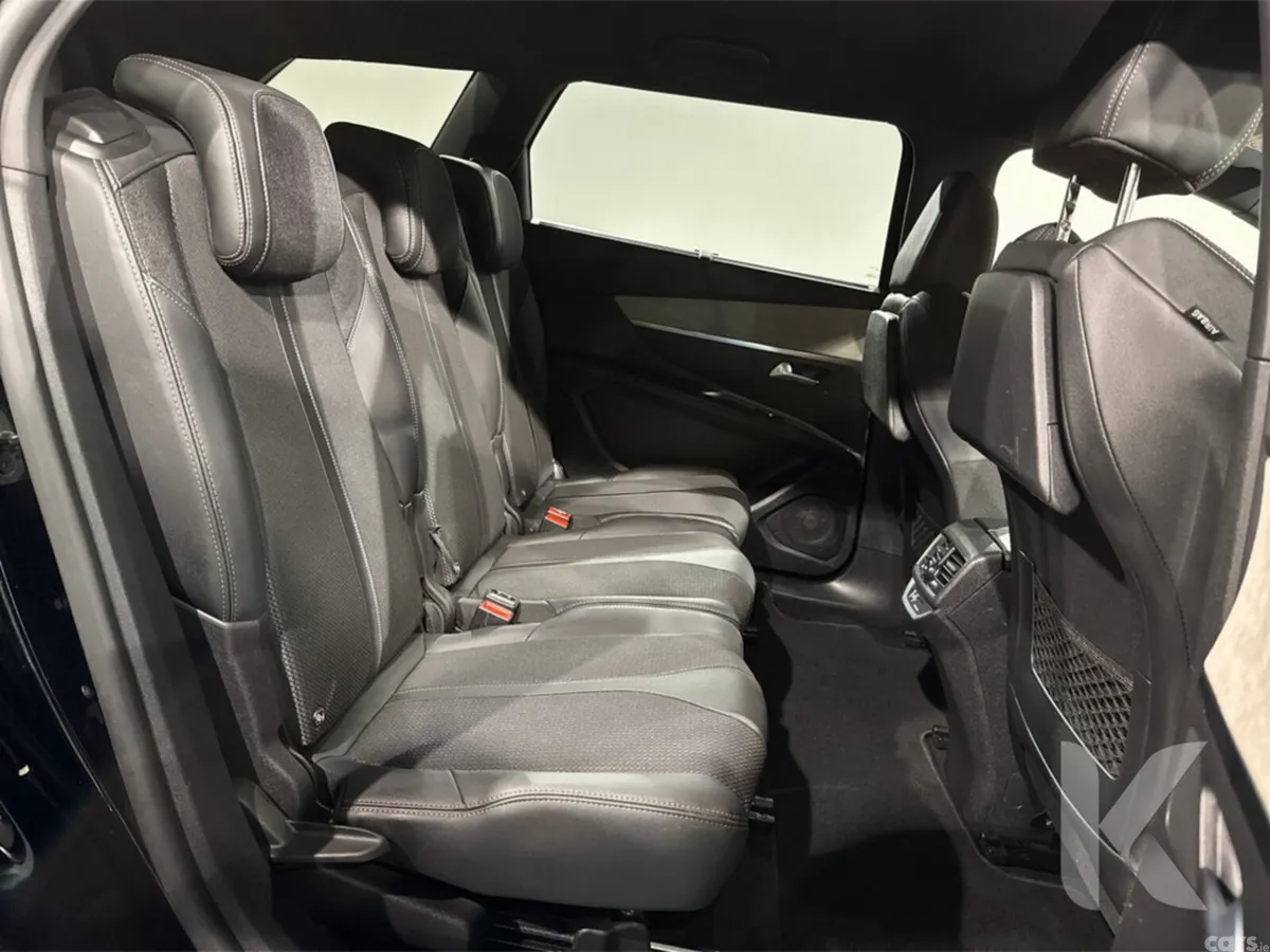 Peugeot 5008 MPV, Petrol Hybrid, 2024, Black