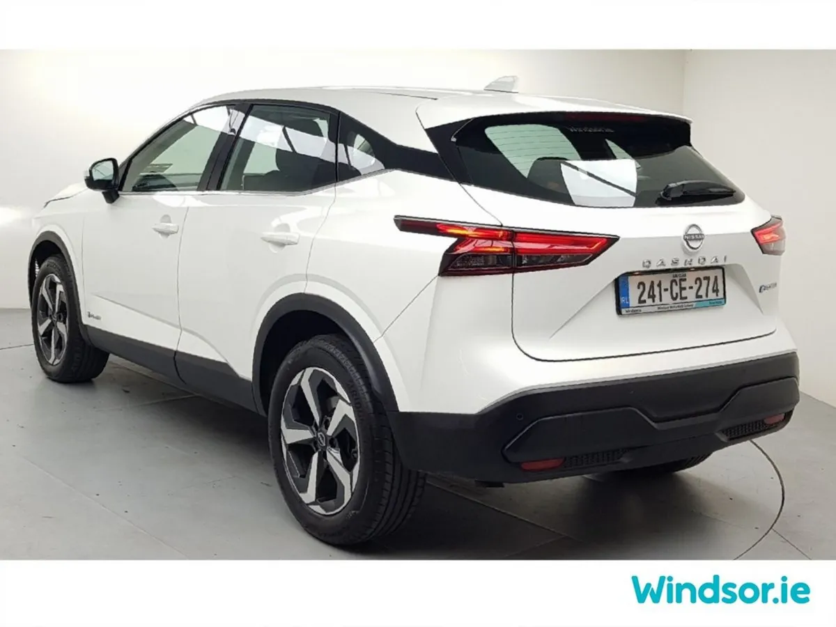 Nissan Qashqai MPV, Petrol Hybrid, 2024, White