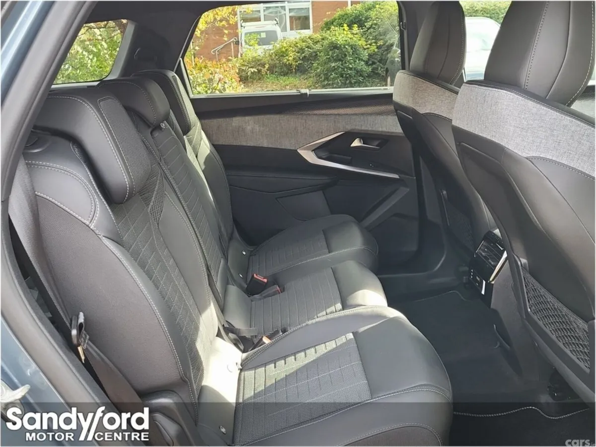 Peugeot 5008 MPV, Petrol Hybrid, 2026, Blue