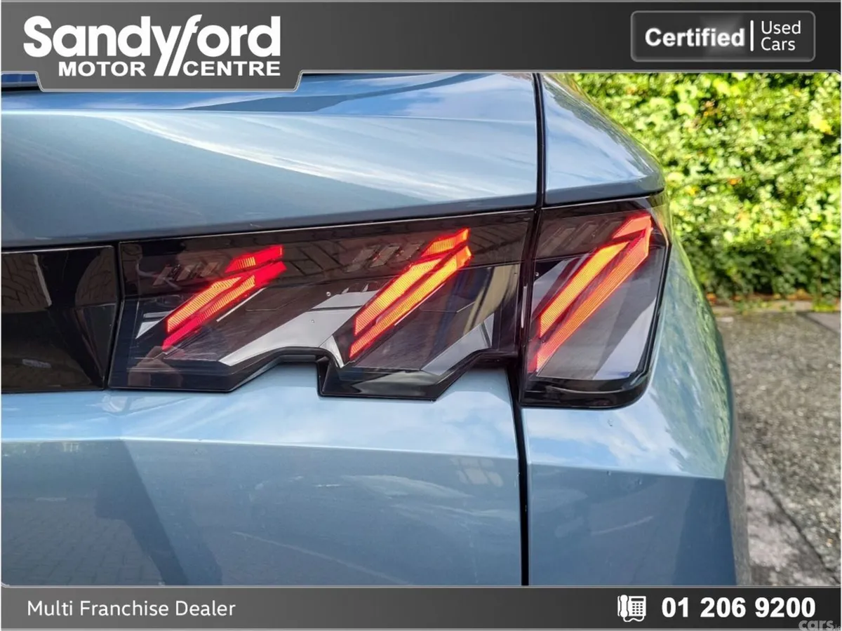 Peugeot 5008 MPV, Petrol Hybrid, 2026, Blue