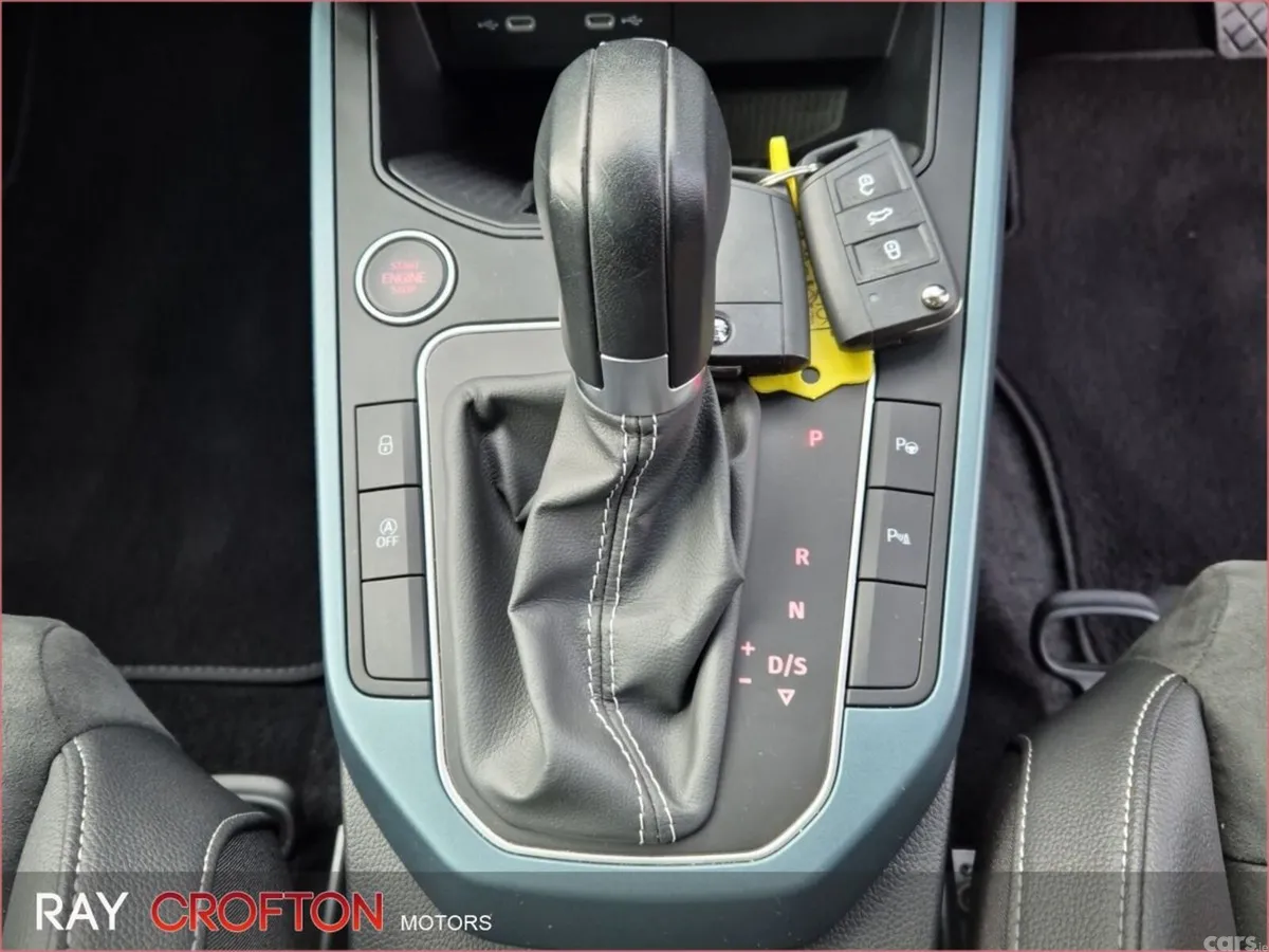 SEAT Arona SUV, Petrol, 2023, Red