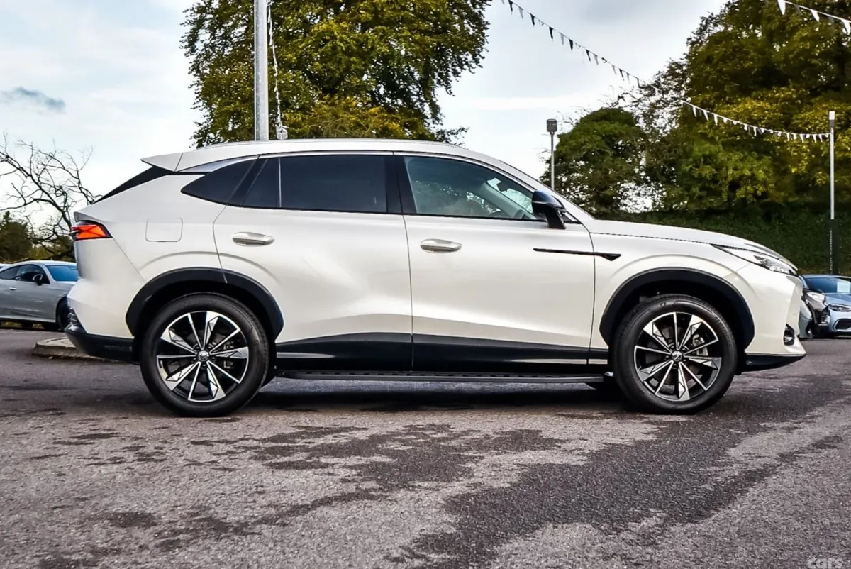MG HS SUV, Petrol Plug-in Hybrid, 2025, White