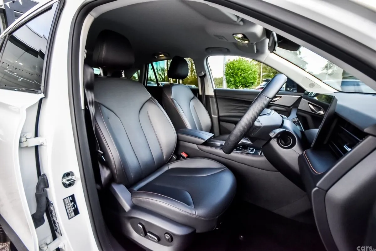 MG HS SUV, Petrol Plug-in Hybrid, 2025, White