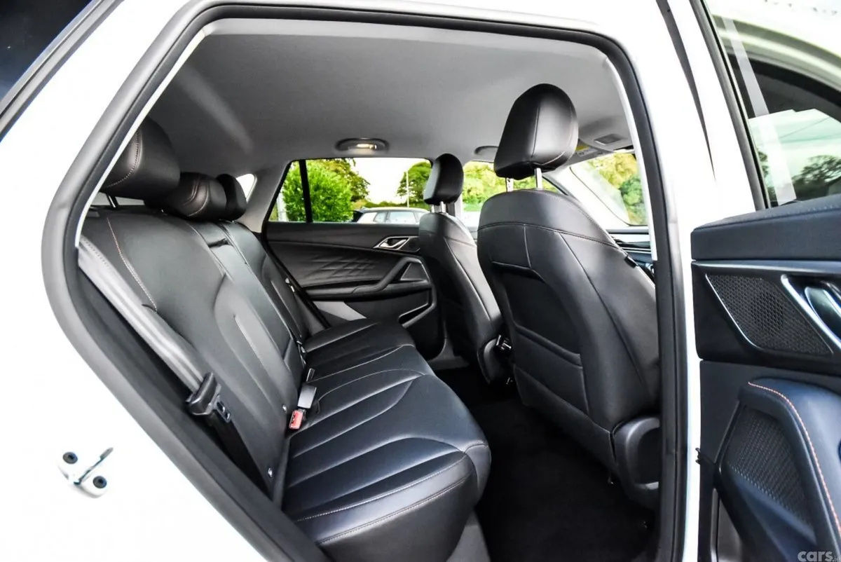 MG HS SUV, Petrol Plug-in Hybrid, 2025, White