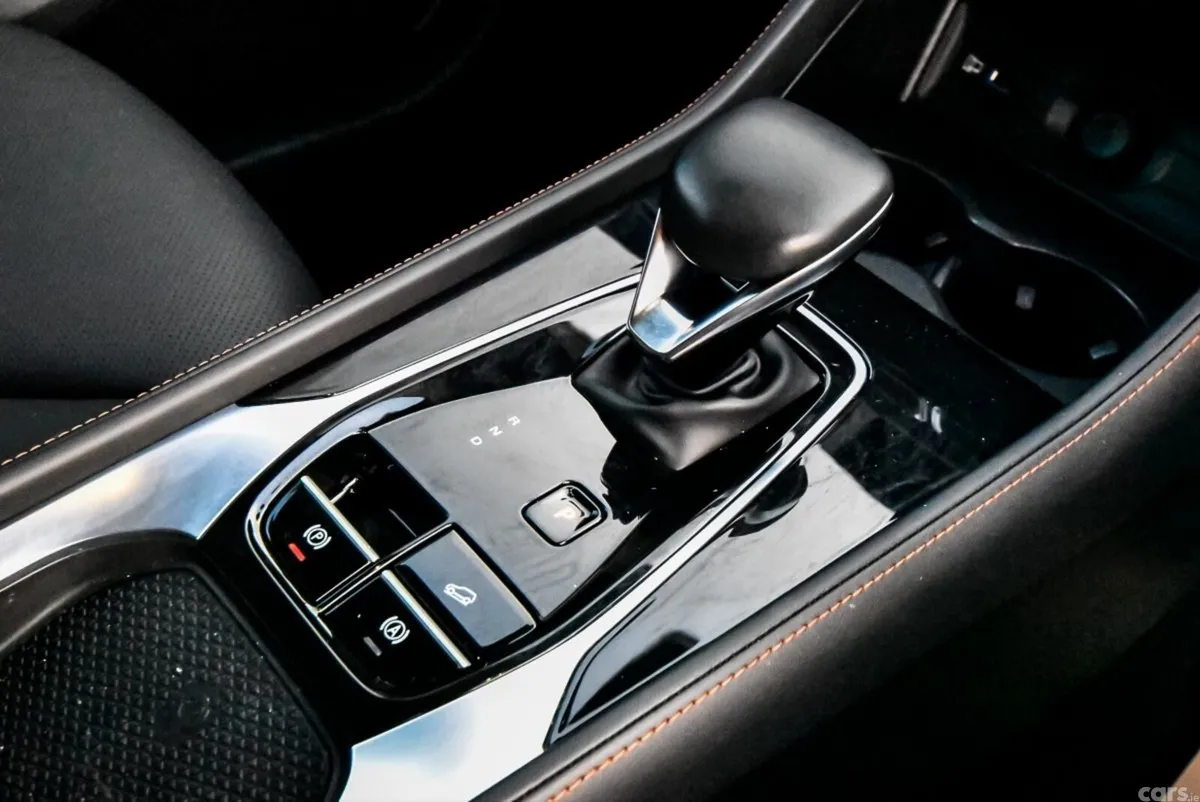 MG HS SUV, Petrol Plug-in Hybrid, 2025, White