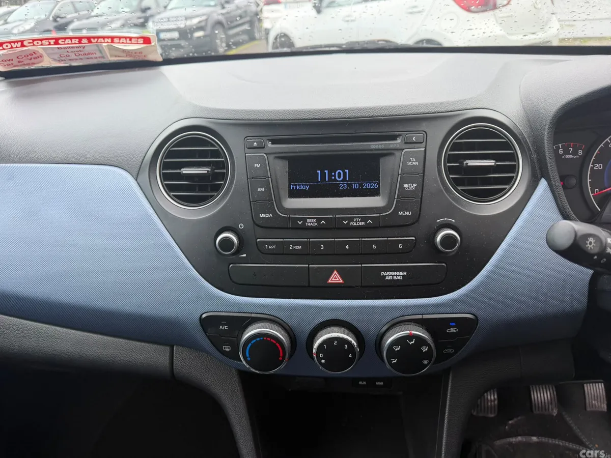 Hyundai i10 Hatchback, Petrol, 2015, White