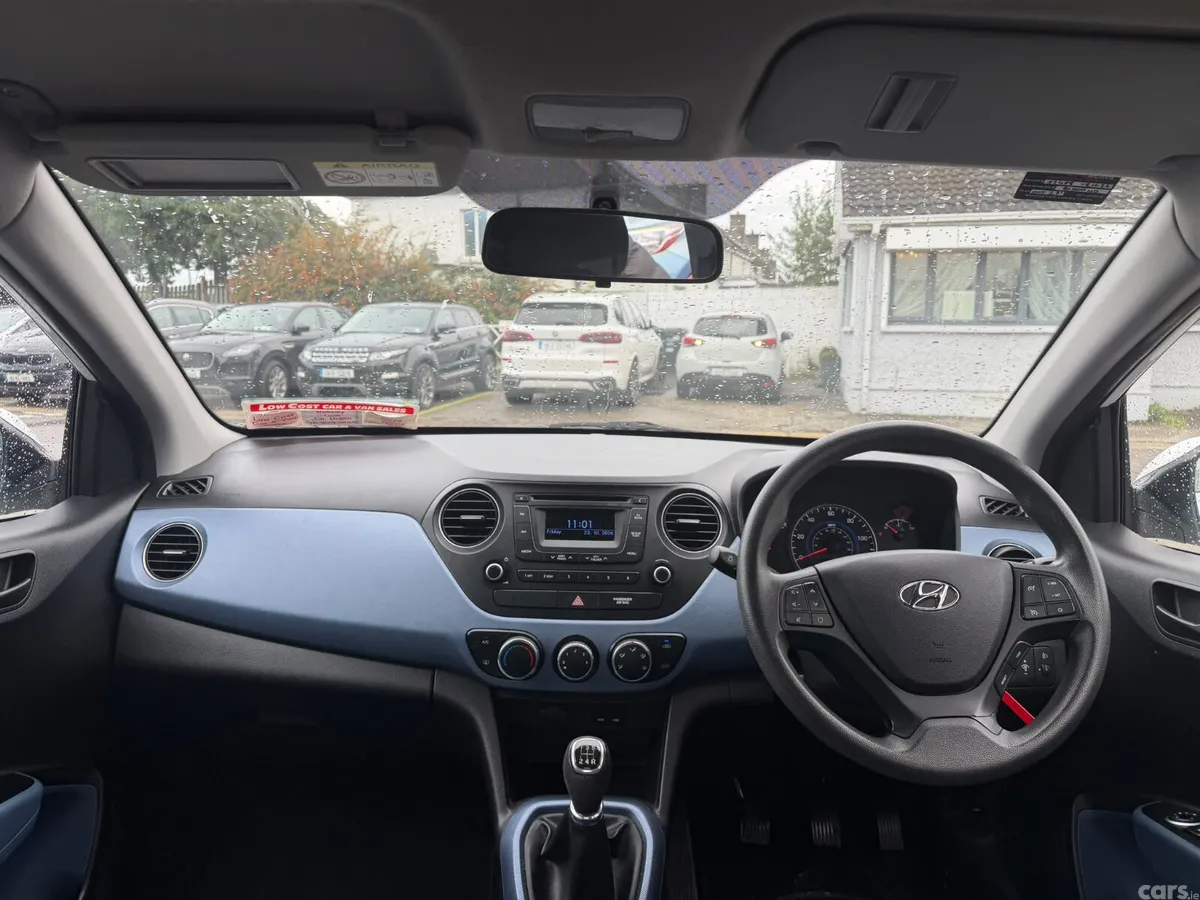 Hyundai i10 Hatchback, Petrol, 2015, White