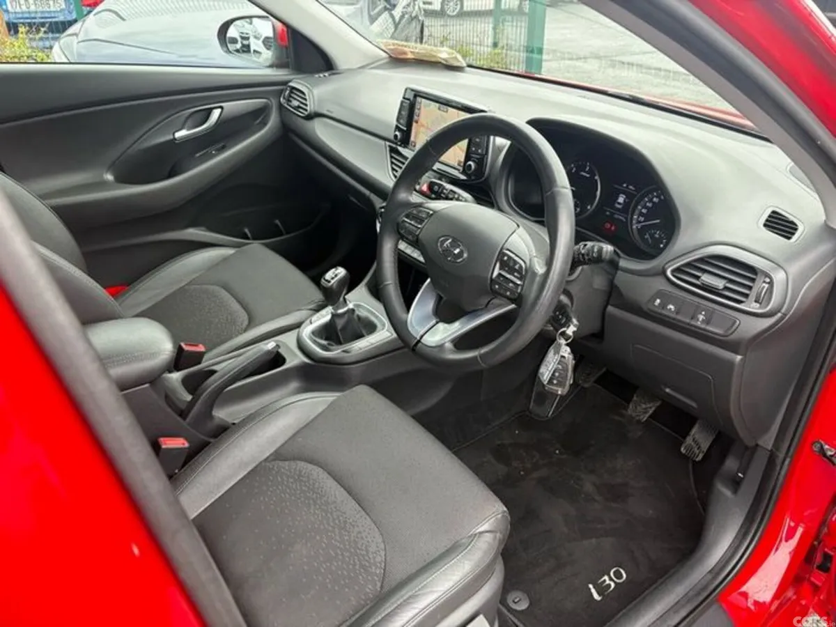 Hyundai i30 Hatchback, Diesel, 2017, Red