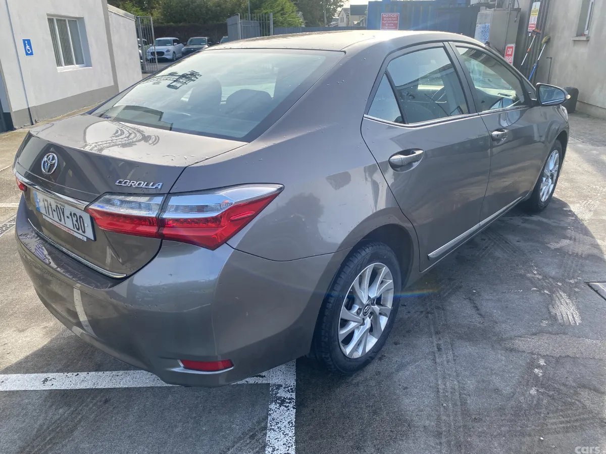 Toyota Corolla Saloon, Petrol, 2017, Grey