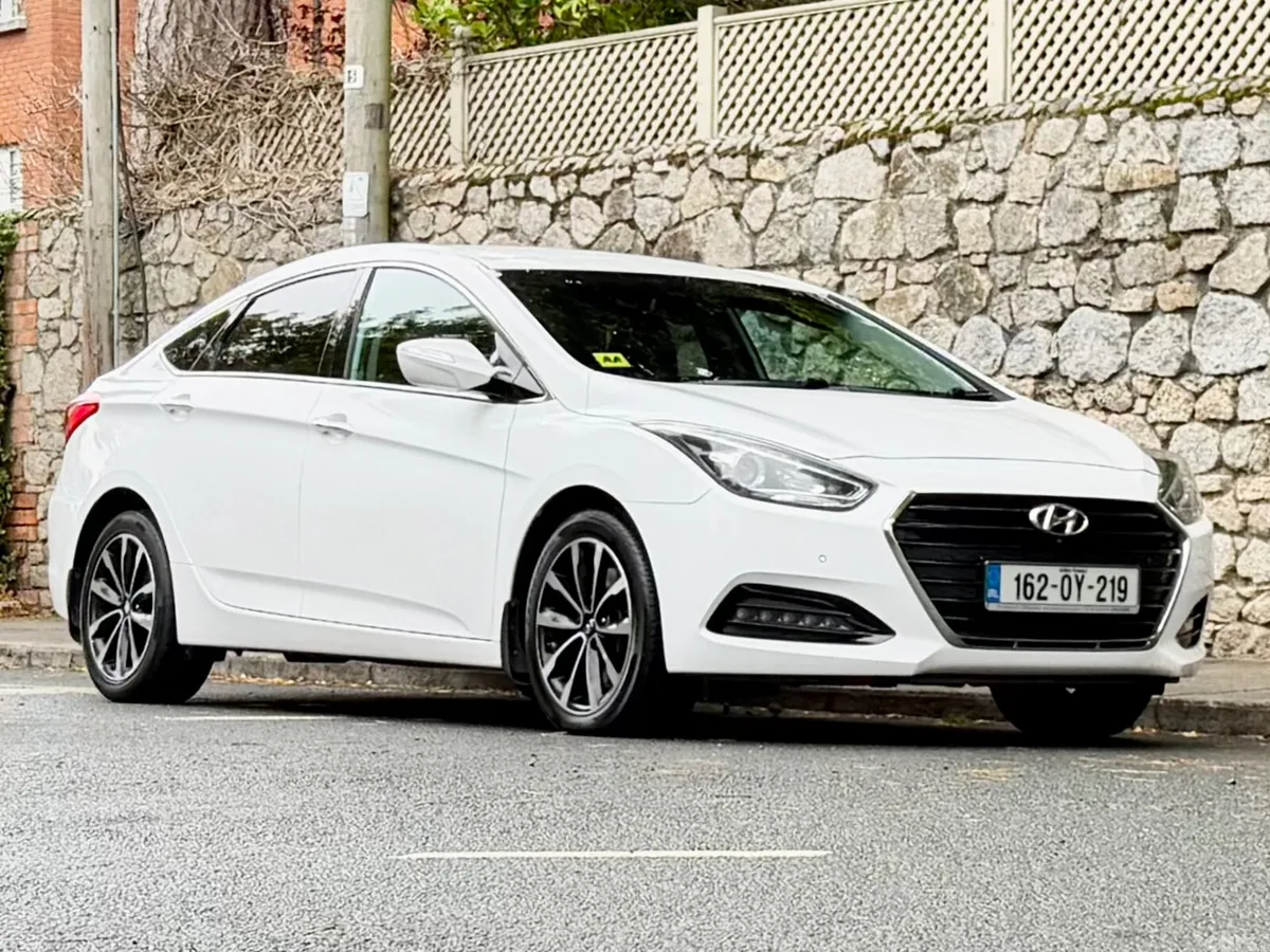 Hyundai i40 Saloon, Diesel, 2016, White