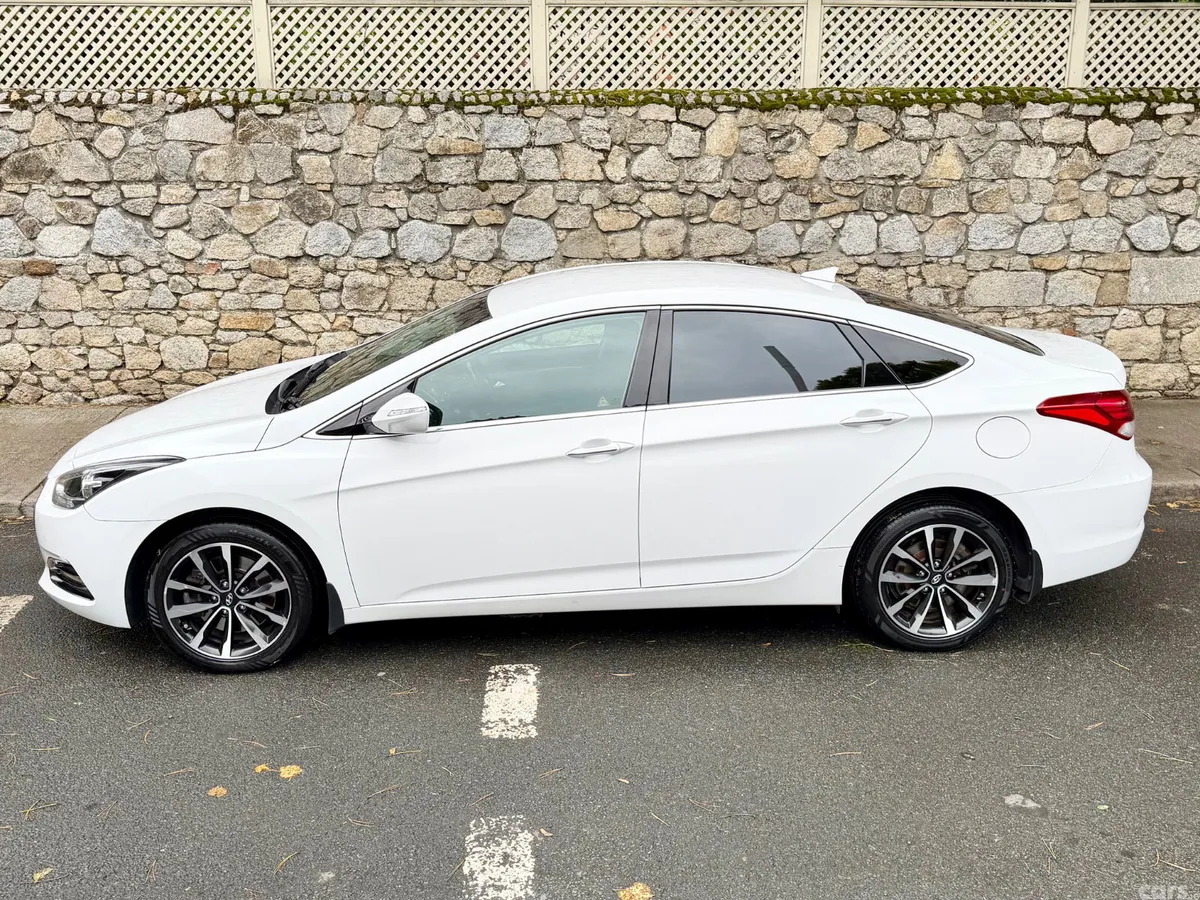 Hyundai i40 Saloon, Diesel, 2016, White