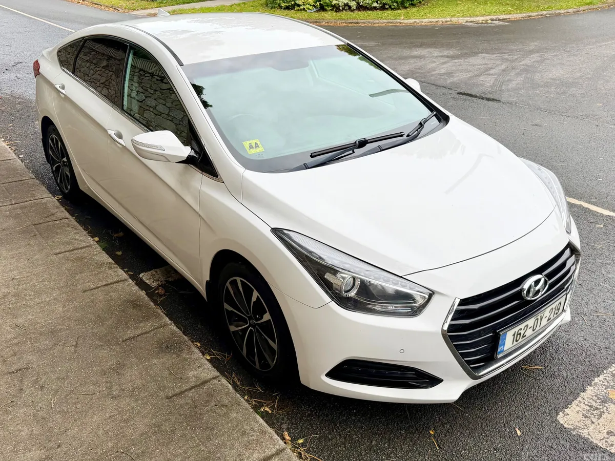Hyundai i40 Saloon, Diesel, 2016, White