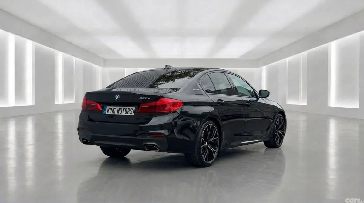 BMW 5-Series Saloon, Petrol Hybrid, 2019, Black