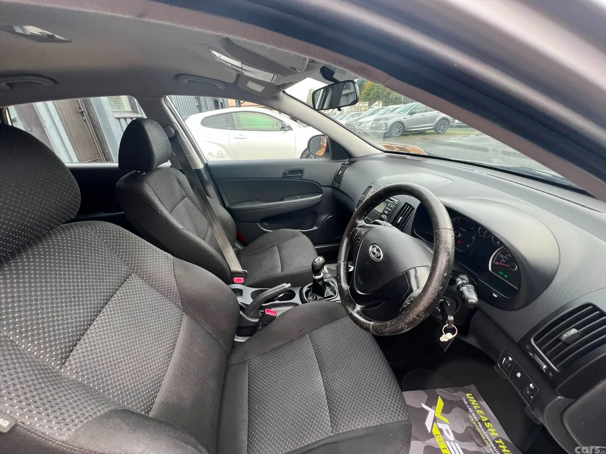 Hyundai i30 Hatchback, Diesel, 2011, Silver