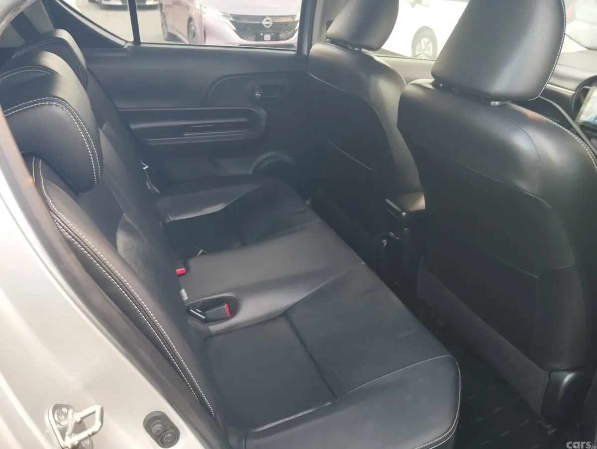 Toyota Aqua Hatchback, Petrol Hybrid, 2015, Silver