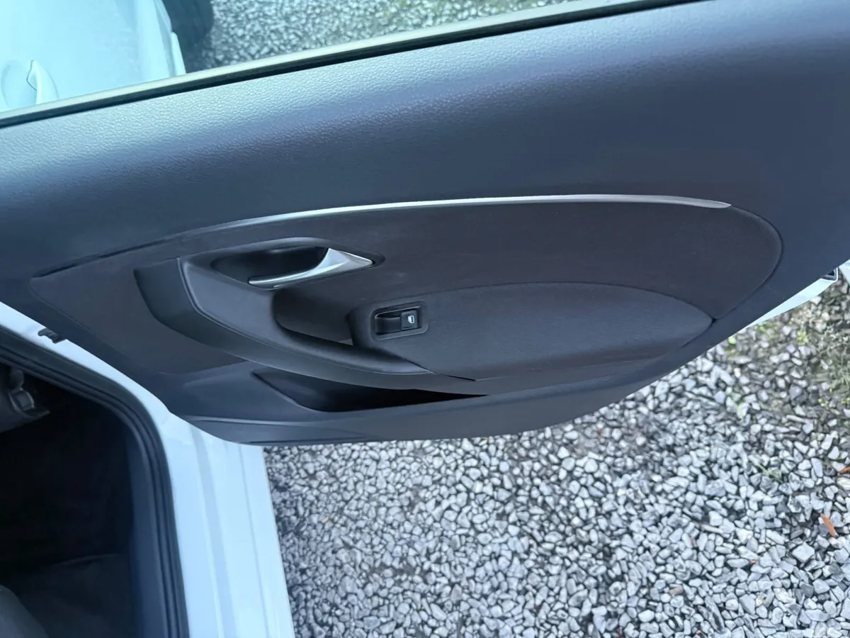 Volkswagen Polo Hatchback, Petrol, 2015, White