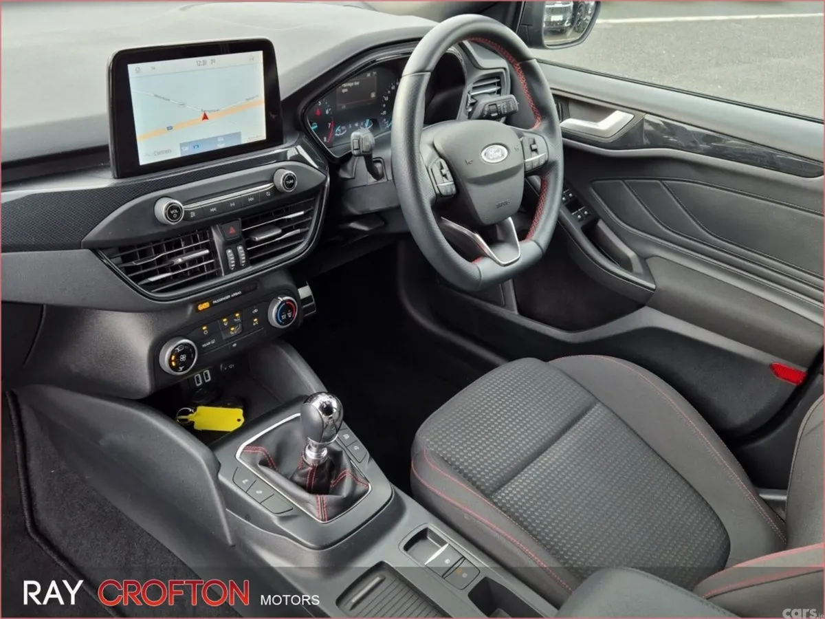 Ford Focus Hatchback, Petrol Hybrid, 2021, Grey