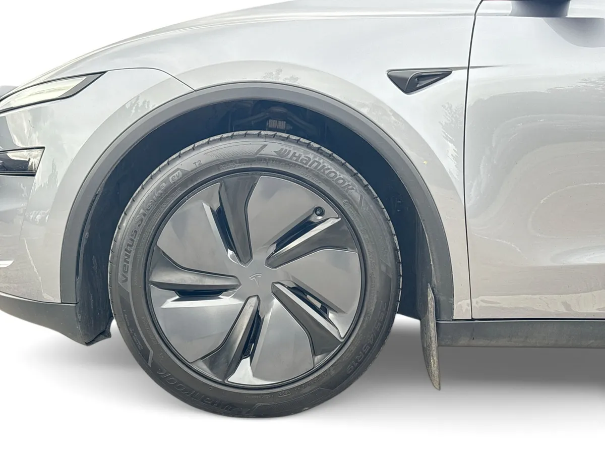 Tesla Model Y MPV, Electric, 2025, Grey