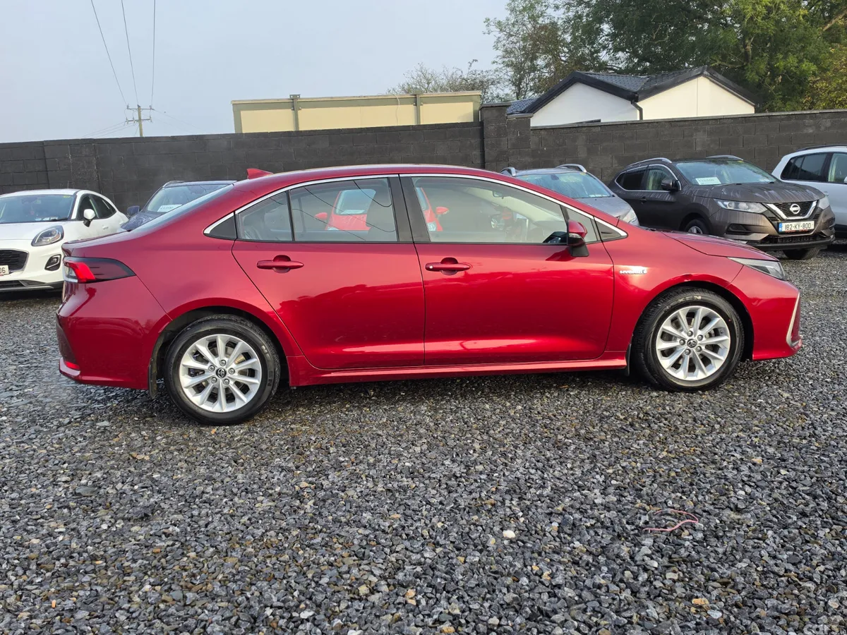 Toyota Corolla Saloon, Petrol Hybrid, 2020, Red