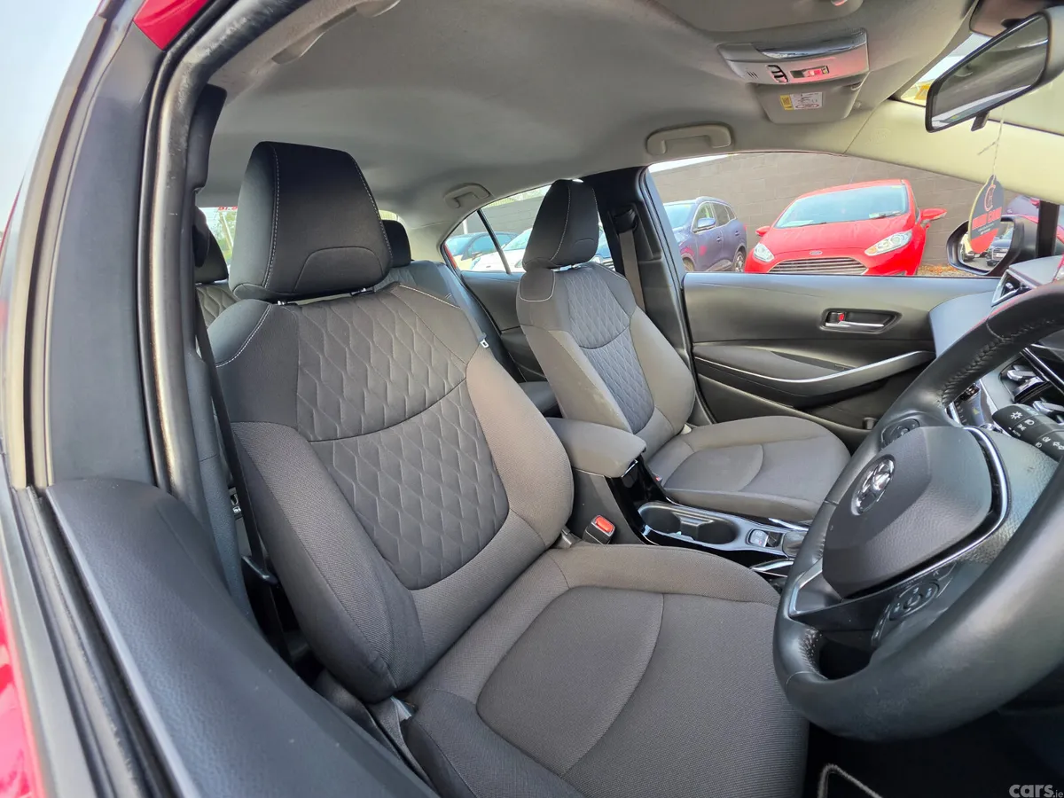 Toyota Corolla Saloon, Petrol Hybrid, 2020, Red