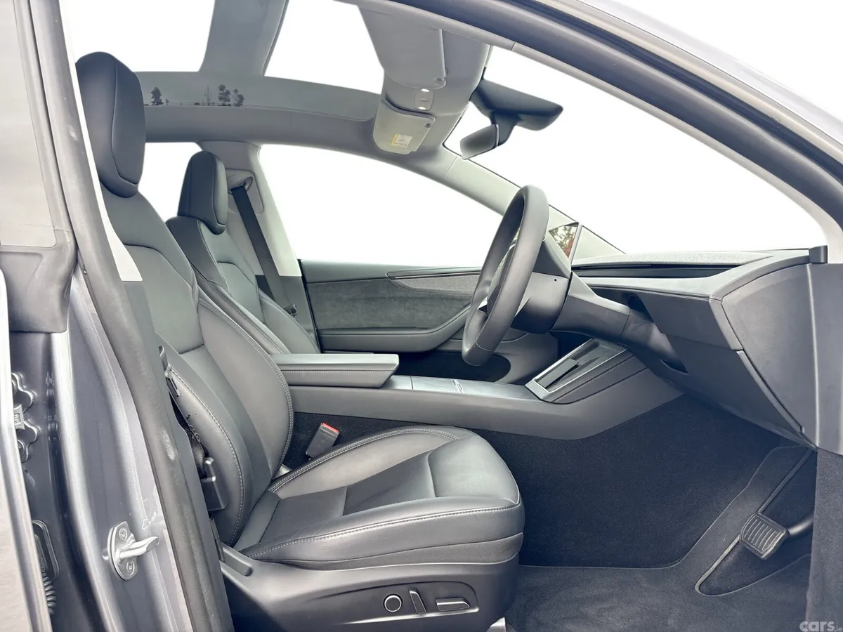 Tesla Model Y MPV, Electric, 2025, Grey