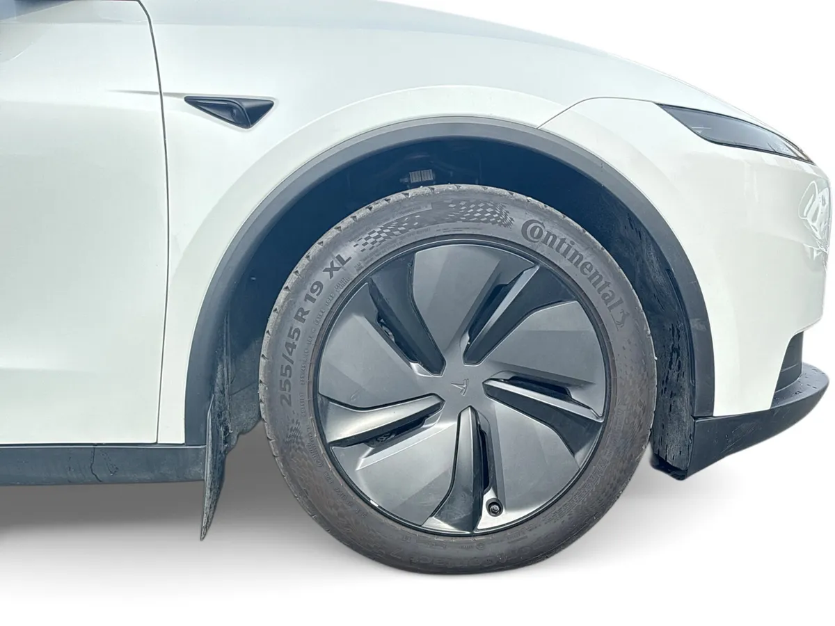 Tesla Model Y MPV, Electric, 2026, White