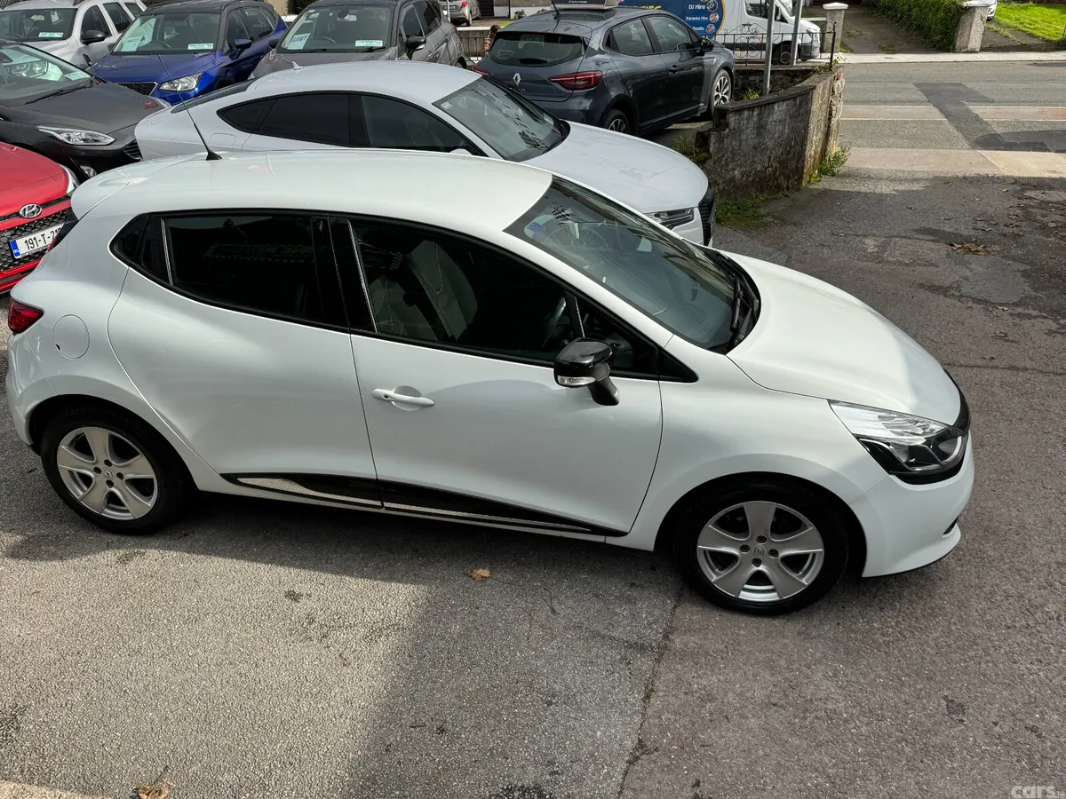 Renault Clio Hatchback, Petrol, 2017, White