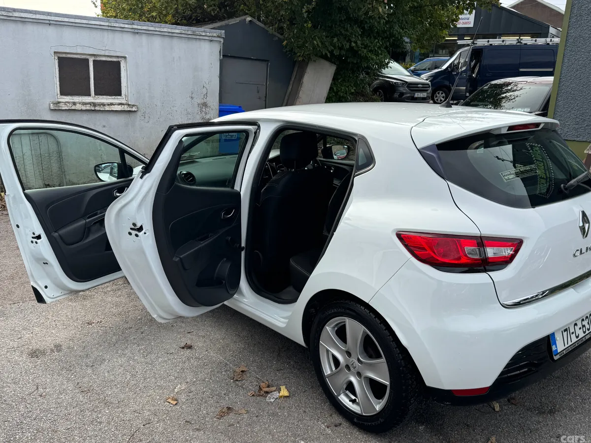 Renault Clio Hatchback, Petrol, 2017, White