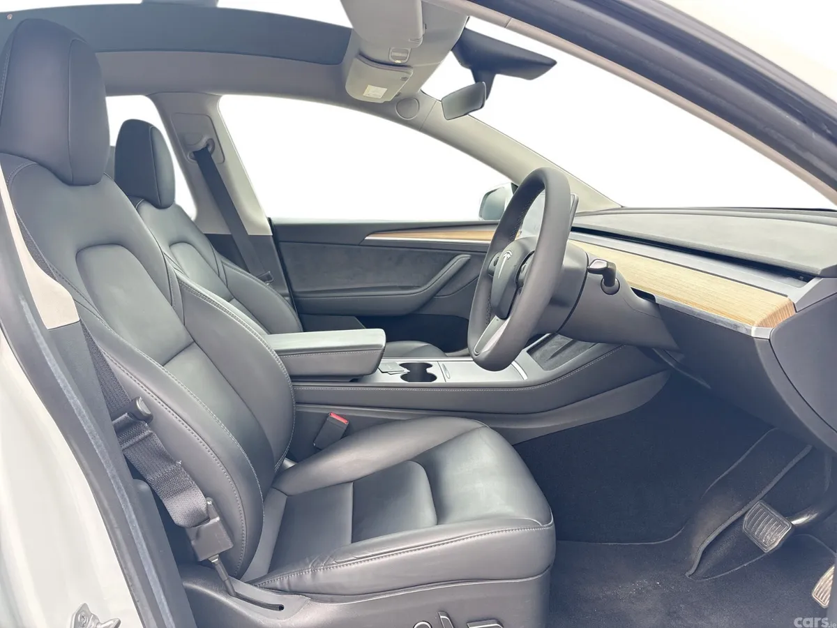 Tesla Model Y Saloon, Electric, 2023, White