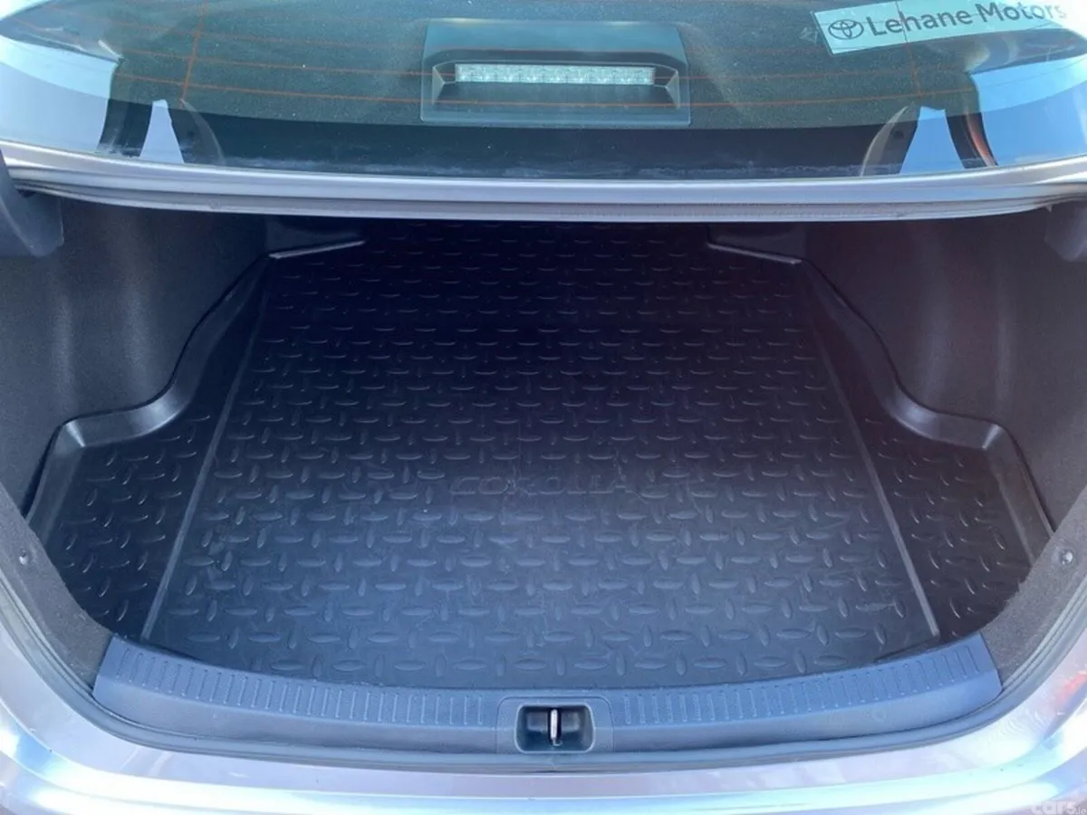 Toyota Corolla Saloon, Petrol Hybrid, 2022, Grey