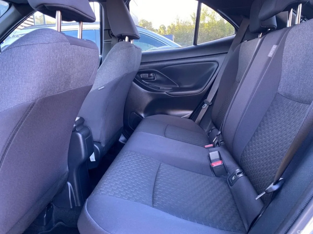 Toyota Yaris Cross Hatchback, Petrol Hybrid, 2026, Grey
