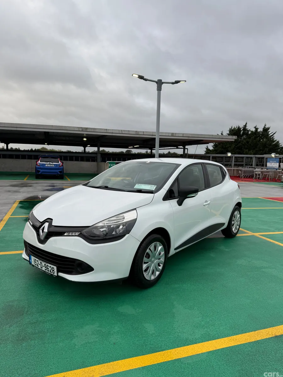 Renault Clio Hatchback, Petrol, 2015, White