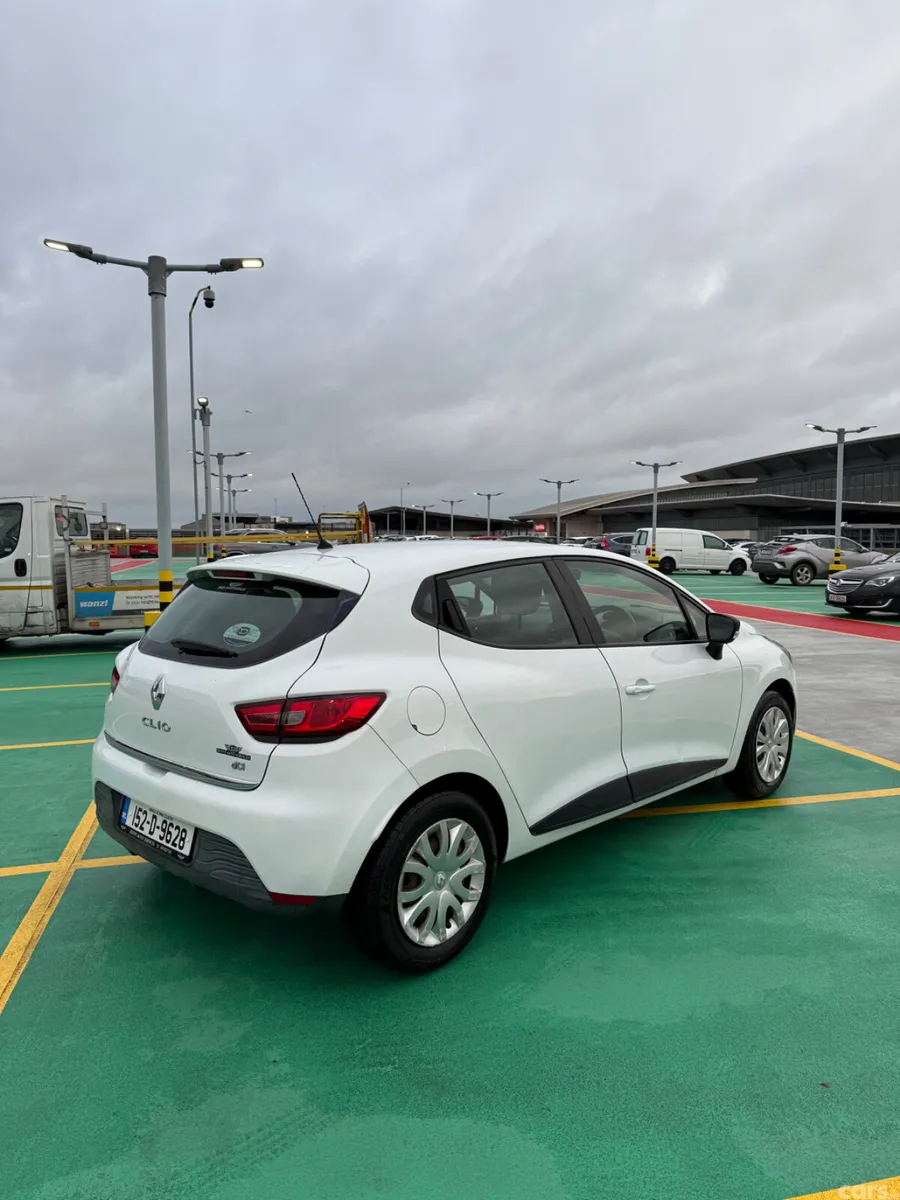 Renault Clio Hatchback, Petrol, 2015, White