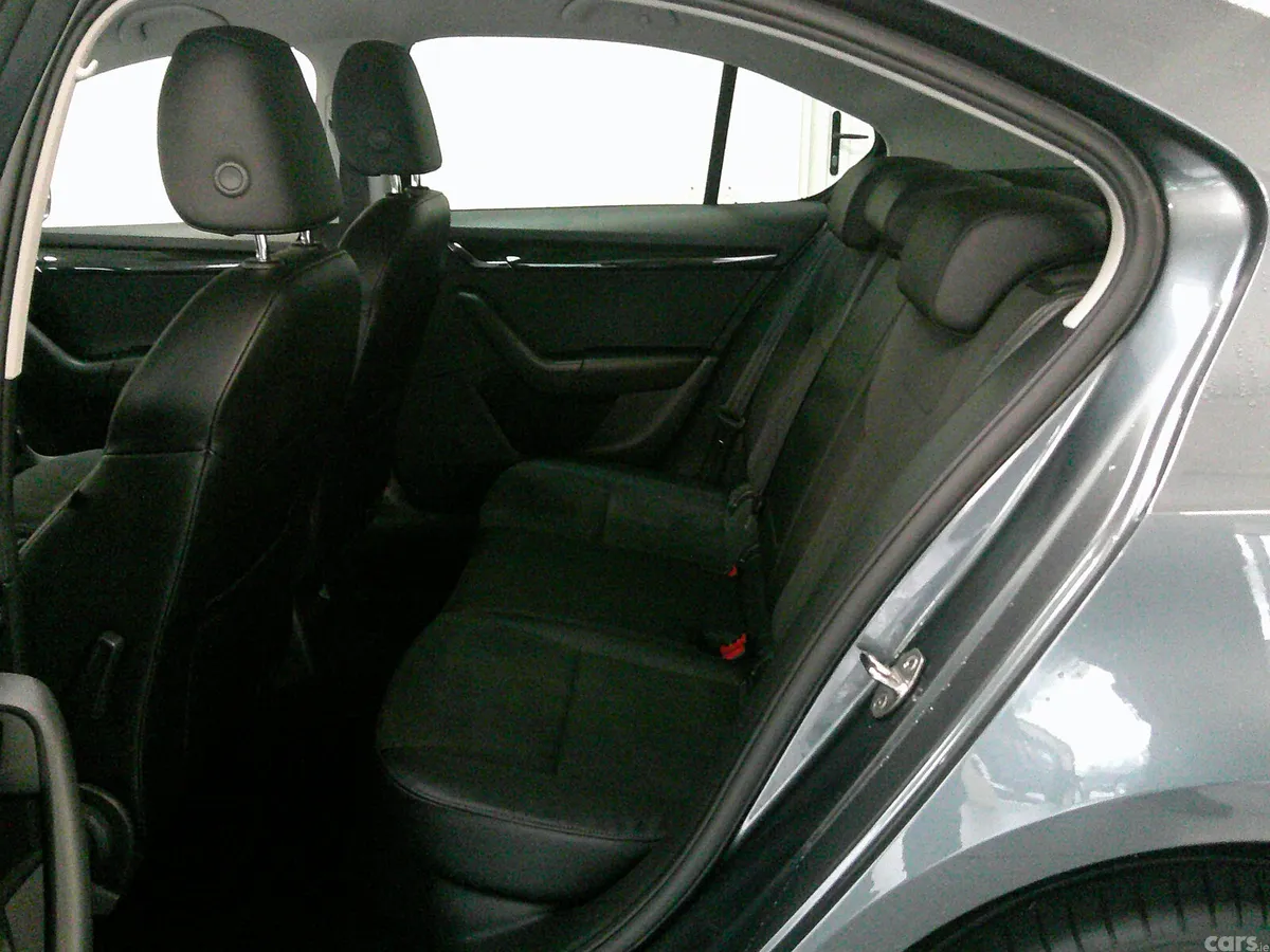 Skoda Octavia Hatchback, Diesel, 2019, Grey
