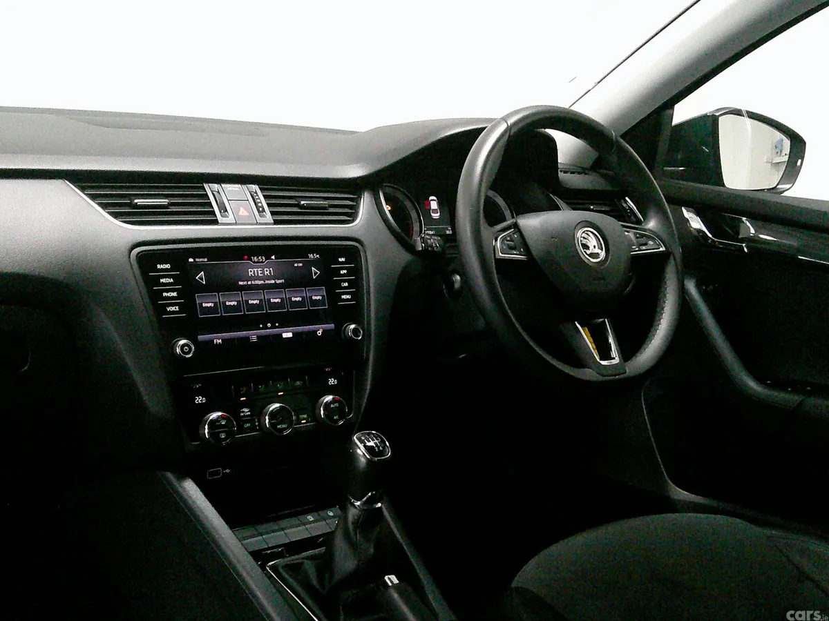 Skoda Octavia Hatchback, Diesel, 2019, Grey