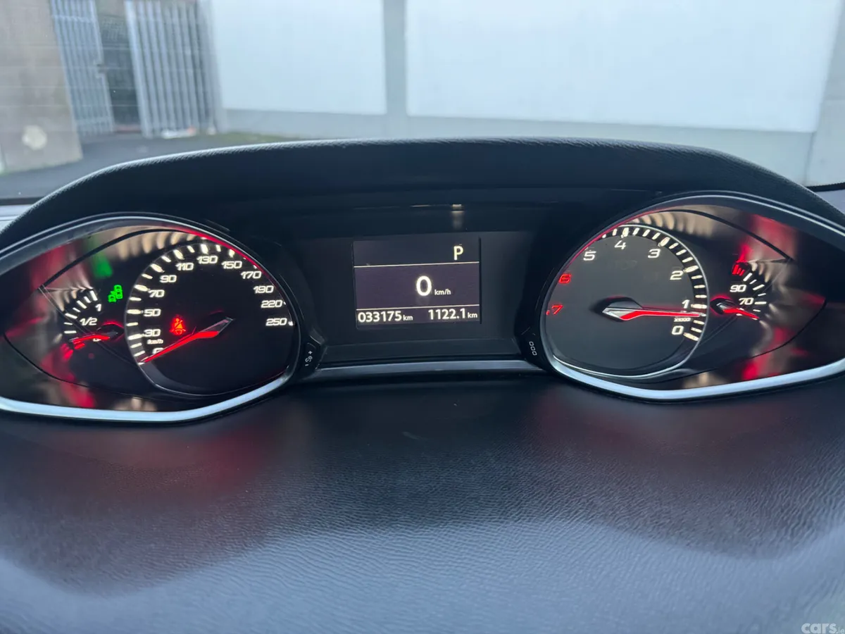 Peugeot 307 Hatchback, Petrol, 2017, Red