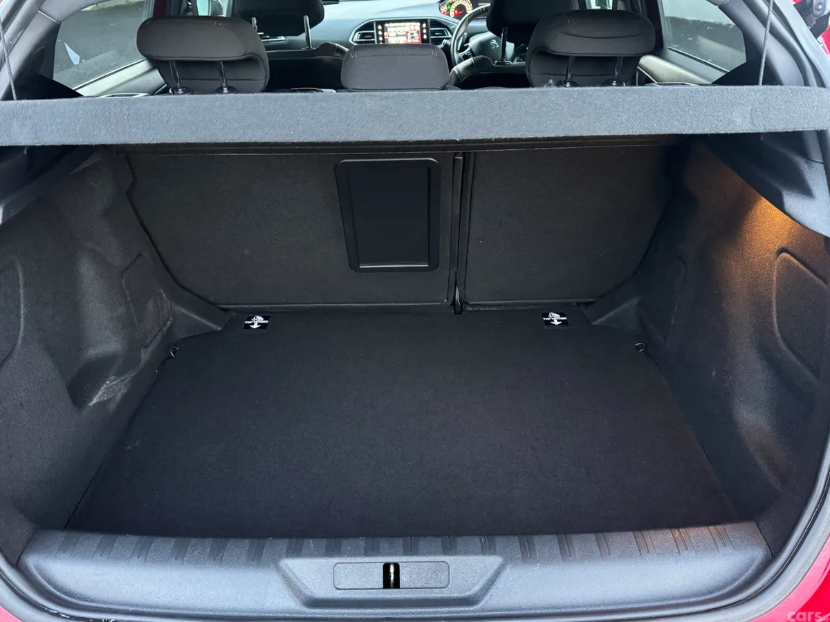 Peugeot 307 Hatchback, Petrol, 2017, Red