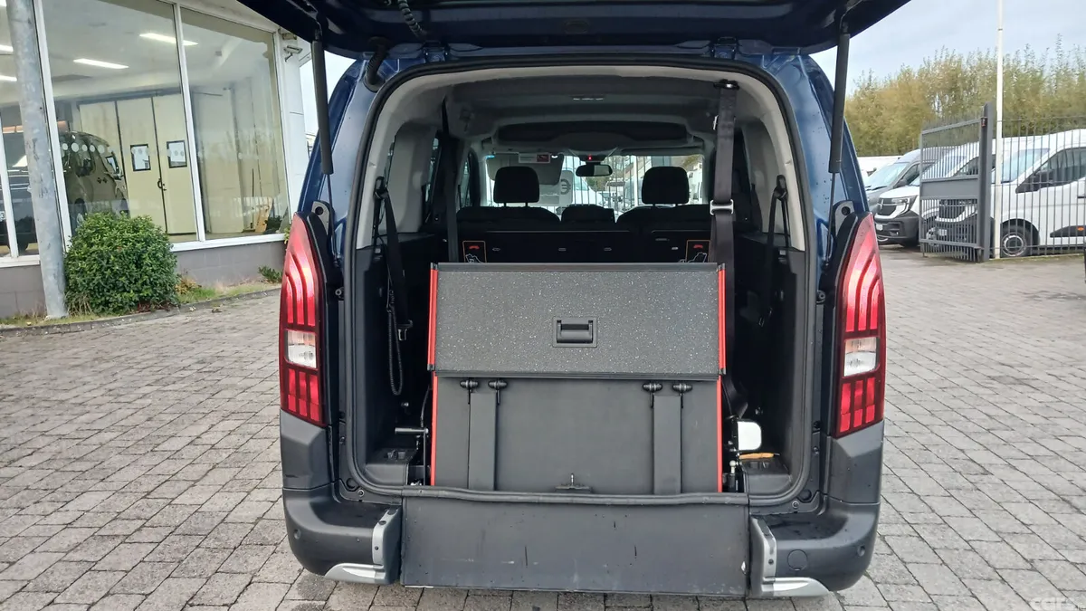 Peugeot Rifter MPV, Diesel, 2021, Blue