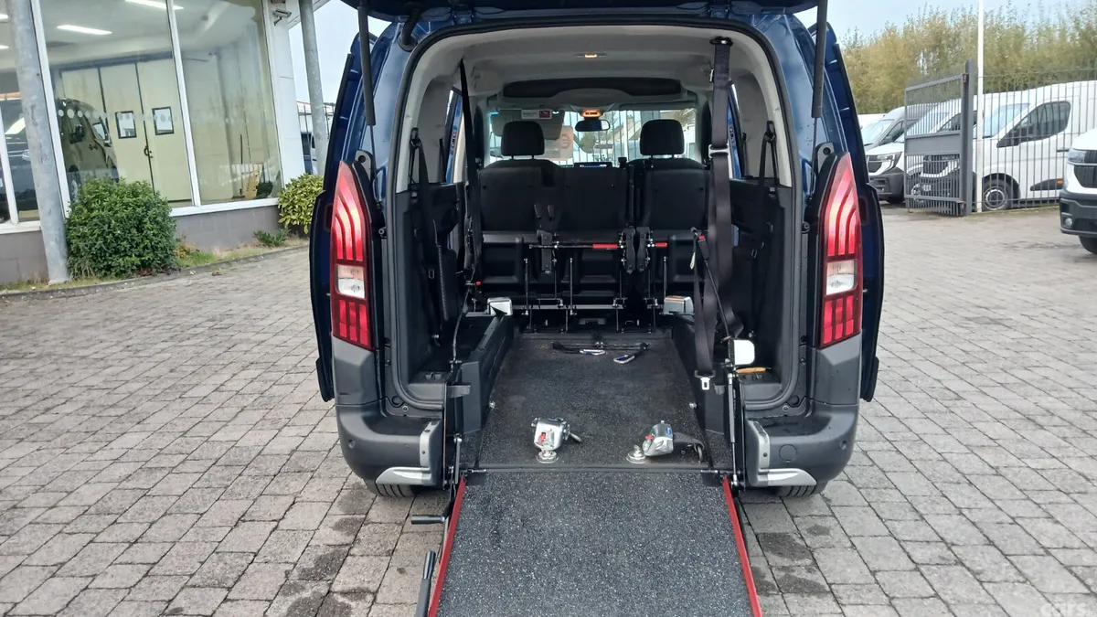 Peugeot Rifter MPV, Diesel, 2021, Blue
