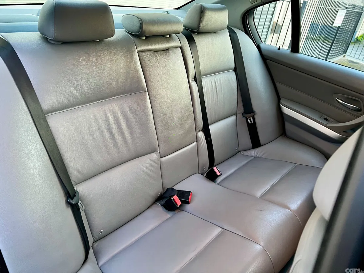 BMW 3-Series Saloon, Petrol, 2007, Blue