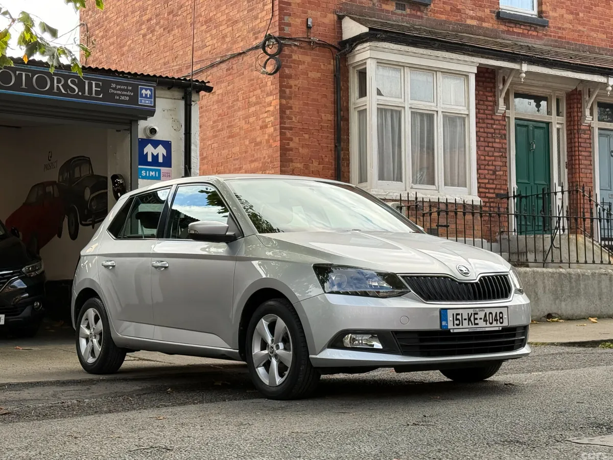 Skoda Fabia Hatchback, Petrol, 2015, Silver