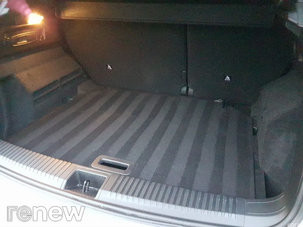 Renault Austral SUV, Petrol Hybrid, 2025, White