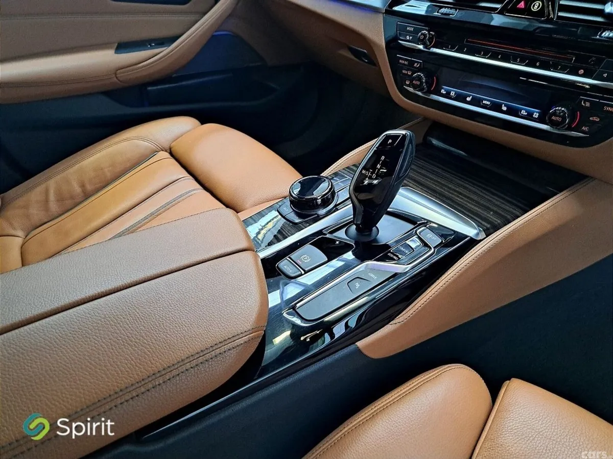 BMW 5-Series Saloon, Petrol Plug-in Hybrid, 2018, Blue