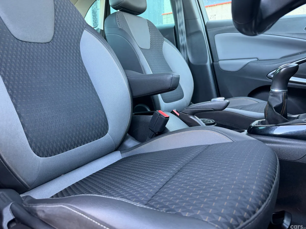 Opel Crossland X SUV, Petrol, 2018, Red
