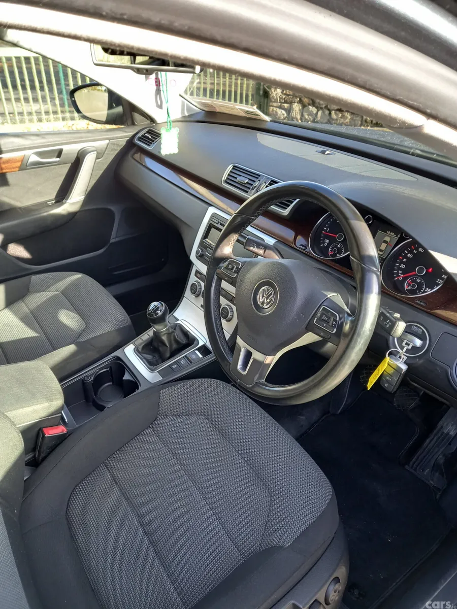 Volkswagen Passat Saloon, Diesel, 2013, Grey