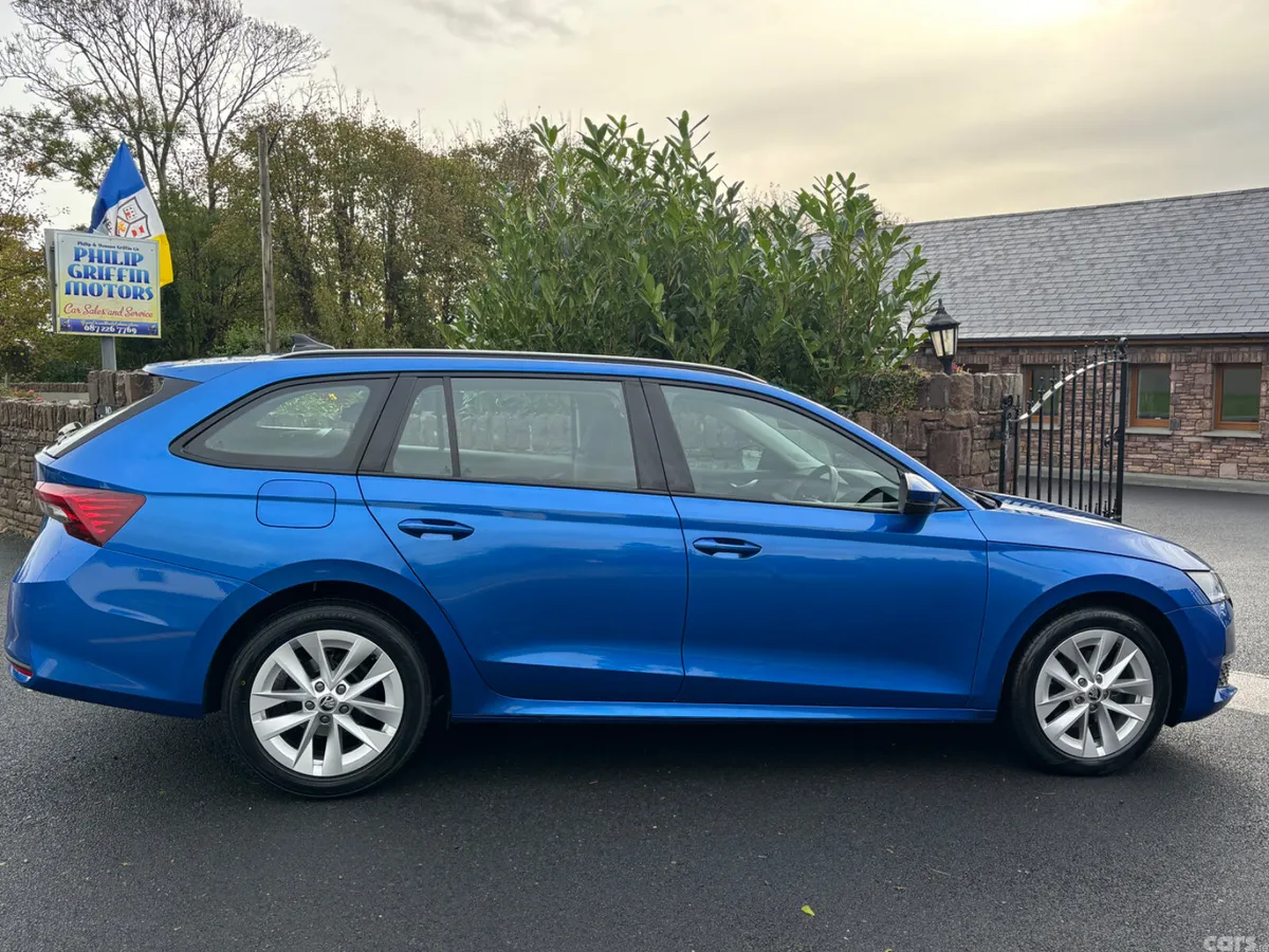 Skoda Octavia Estate, Diesel, 2024, Blue