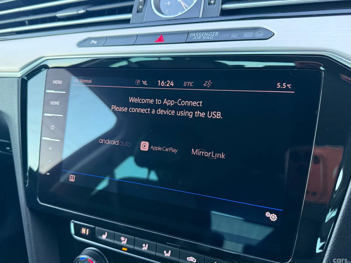 Volkswagen Passat Saloon, Diesel, 2018, Black